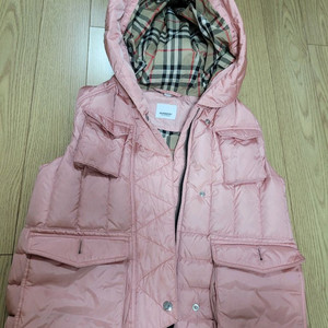 버버리키즈 패딩조끼 8y