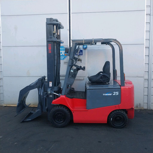 니찌유 전동지게차 2.5톤 페이퍼롤크램프 장착 이미지