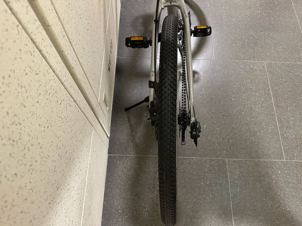 2023 삼천리 모멘텀 700c 하이브리드 자전거--3