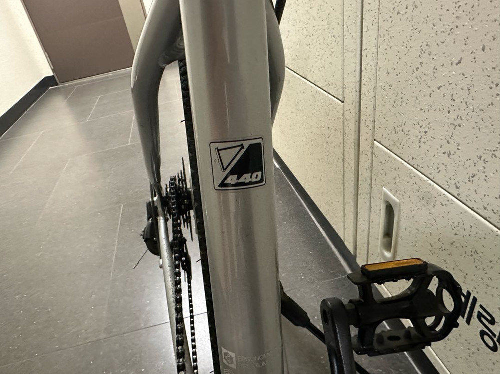 2023 삼천리 모멘텀 700c 하이브리드 자전거--4