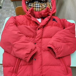 버버리키즈 8y 팔부분 탈부착 가능