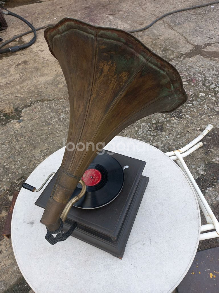 나팔형 축음기--2