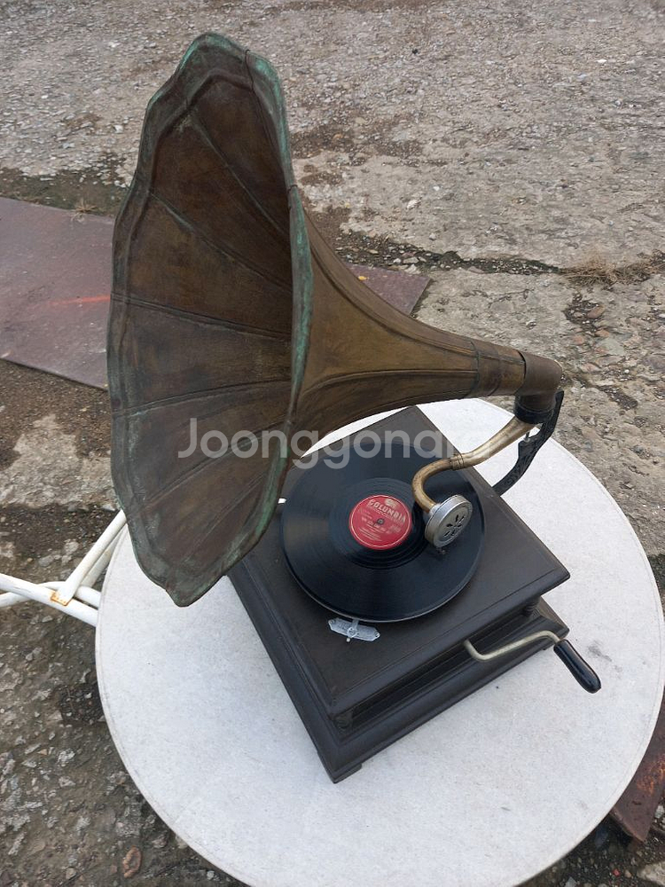 나팔형 축음기--1