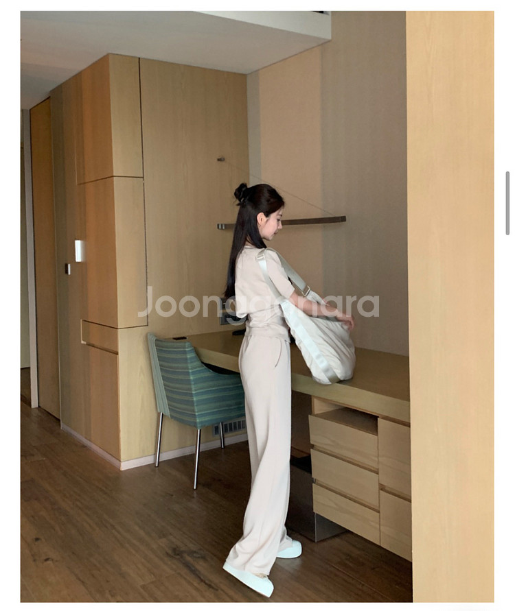 더마농 덴젤 핀턱 트레이닝 셋업 베이지 롱 M--2