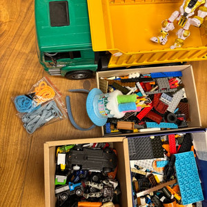 브루더 트럭, 레고 등 이것저것 아이장난감 일괄 거의