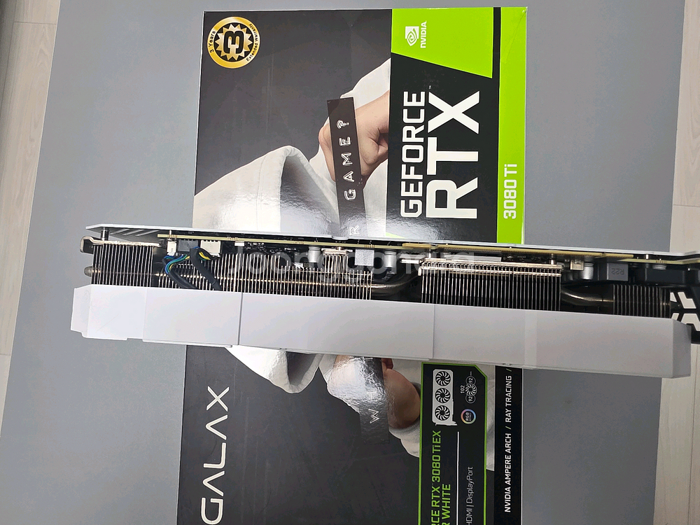 갤럭시 RTX3080ti 화이트--1