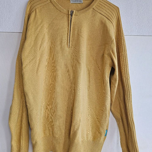 라운드 긴팔 티셔츠