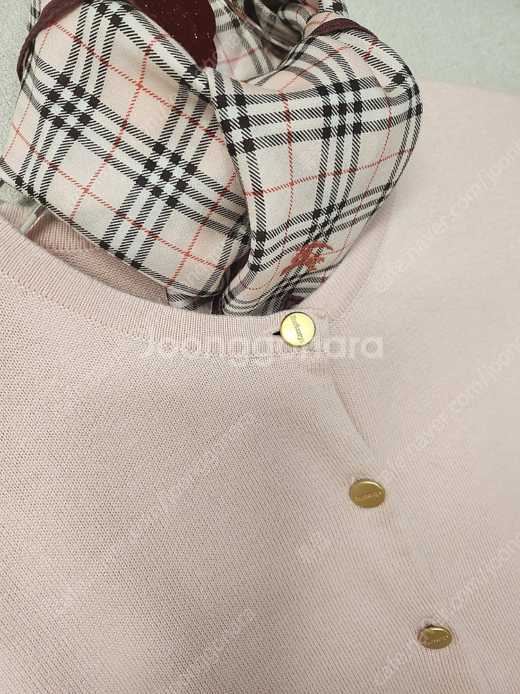 정품. 버버리쁘띠스카프.--4