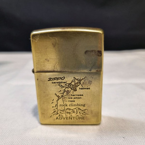 지포 암벽 등반 테마 황동 오일 라이터