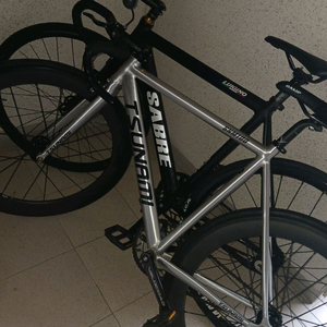 사브레픽시 jbl과 교신봅니다