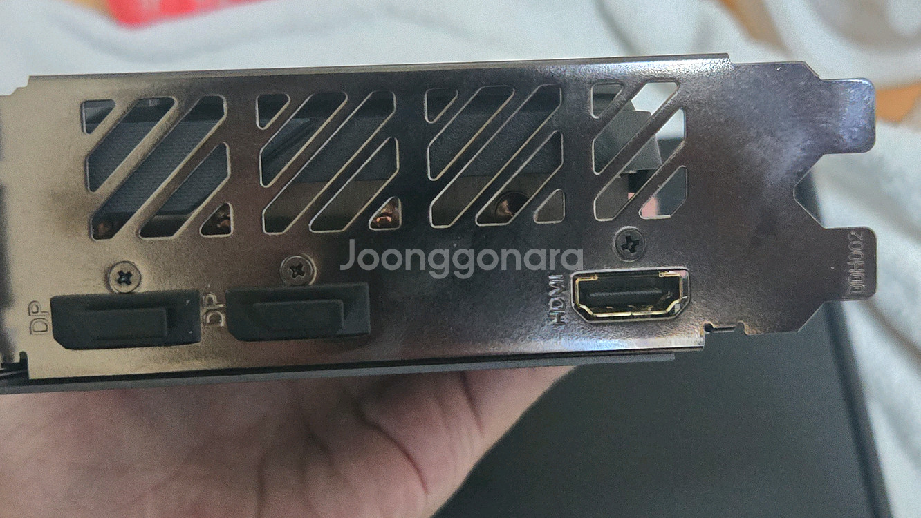 기가바이트 RX 9060XT 16G 3팬--3