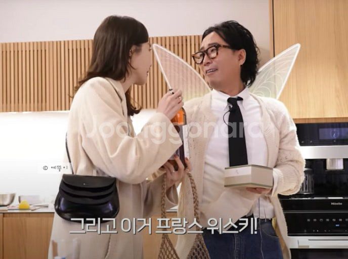 아비에무아 루나백--1
