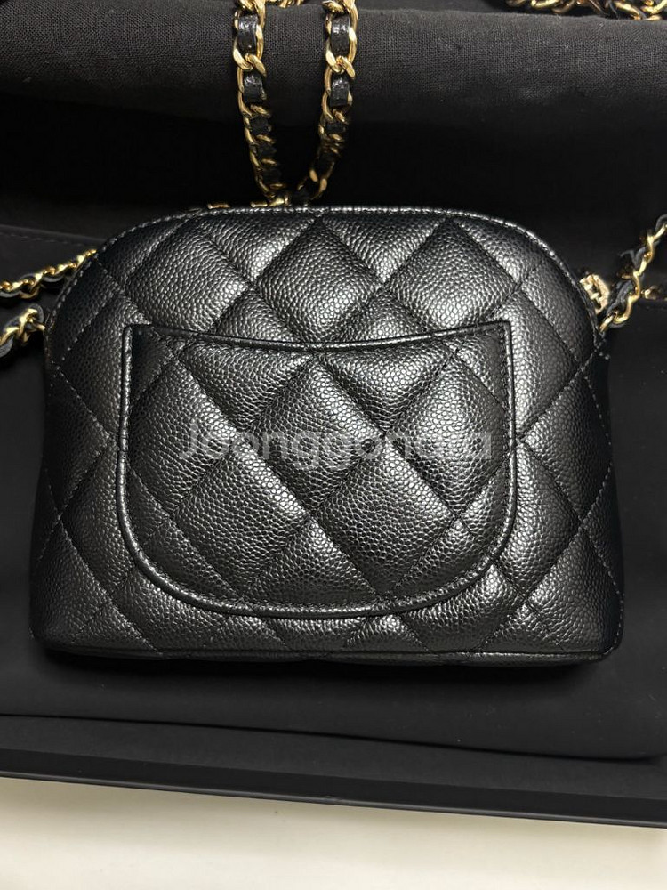 샤넬 하프문 미니백--1