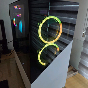 고성능 게이밍 컴퓨터 5800x3d 반본체