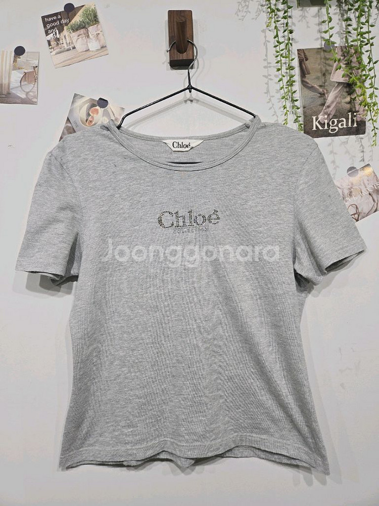 끌로에 컬렉션 그레이 반팔 티셔츠--2