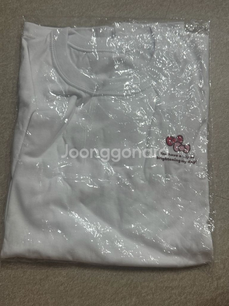 헬로키티 반팔 티셔츠--3