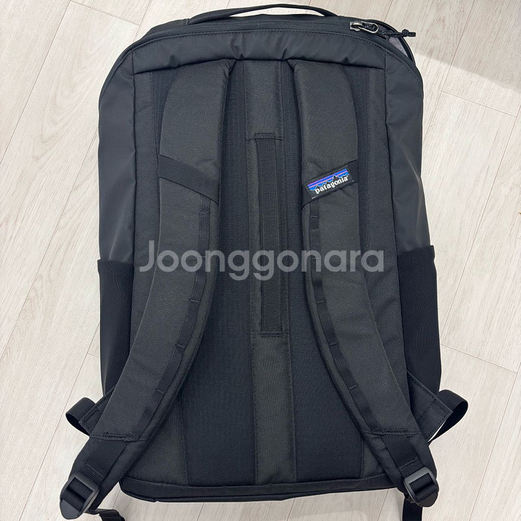 파타고니아 블랙홀 백팩 25L 블랙--4