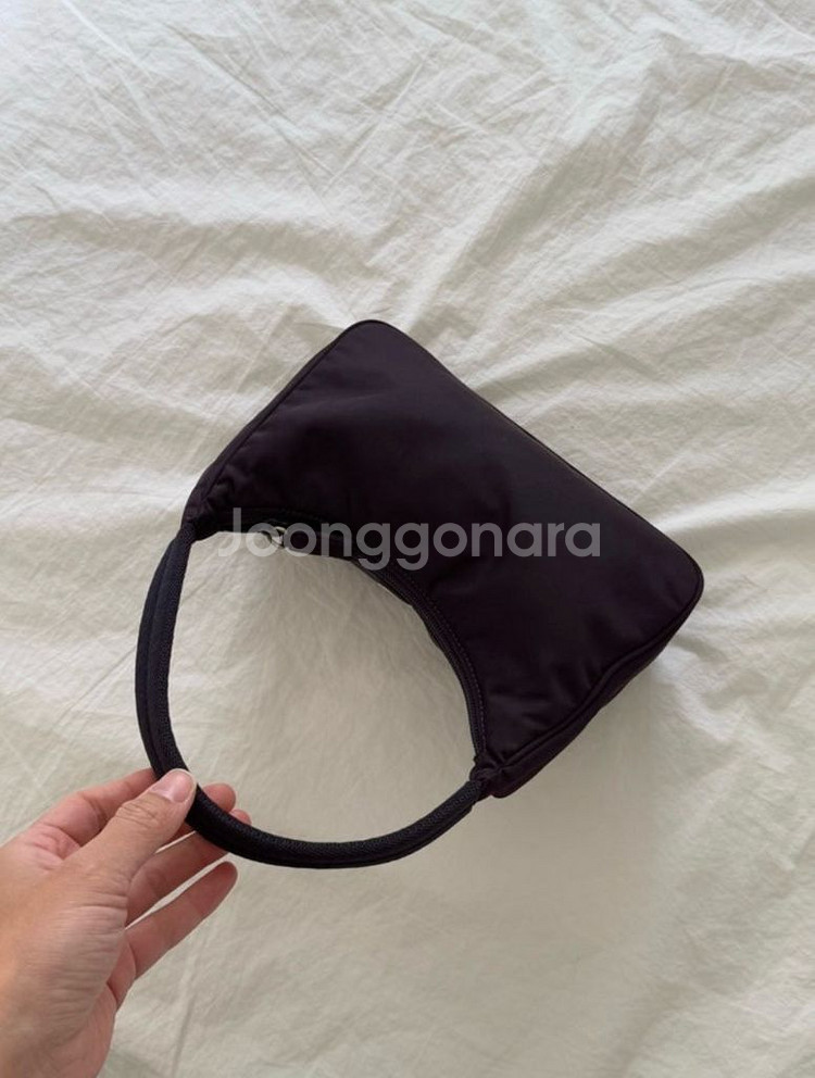 프라다 포코노 미니 호보백 (정품)--2