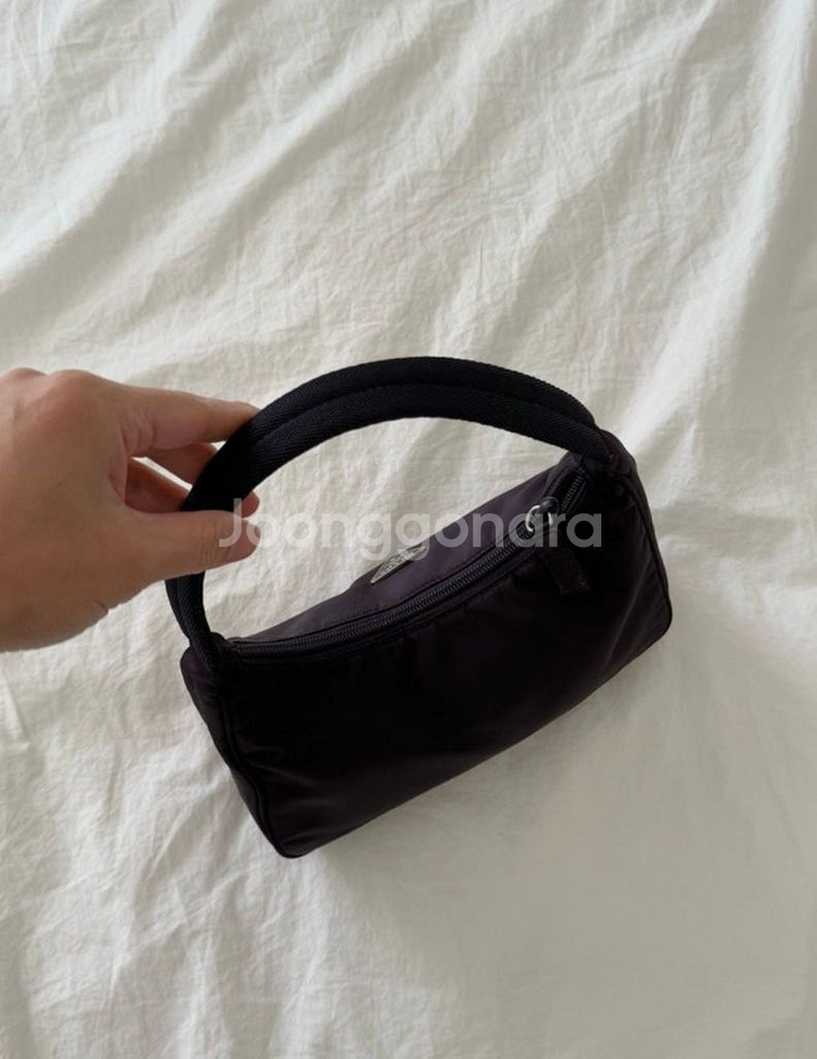 프라다 포코노 미니 호보백 (정품)--1