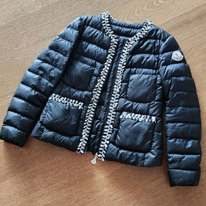 몽클레어 Hiva 다운 경량 패딩 블랙 8A