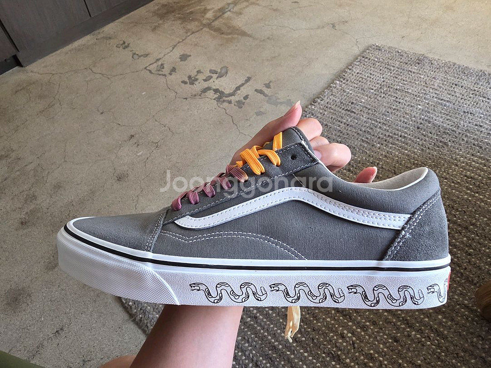 반스 올드스쿨 uv 드림스 us10.5(희귀) 새상품--0