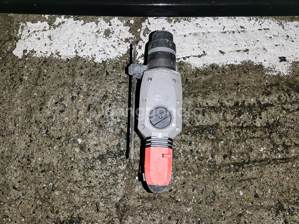 밀워키 로타리 해머드릴 M18-FHP 본체 판매--4