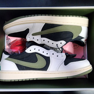 [W260] 조던1 로우 트래비스 스캇 미디움 올리브