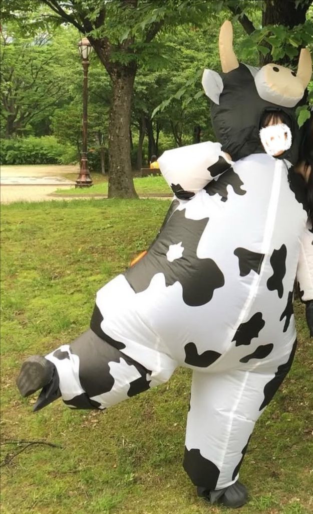 졸업사진 소 에어슈트 풍선 옷 대여 이미지