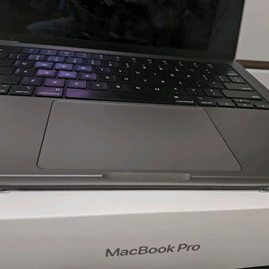 급처 맥북 m2 pro 14인치 팝니다 10코어16코어