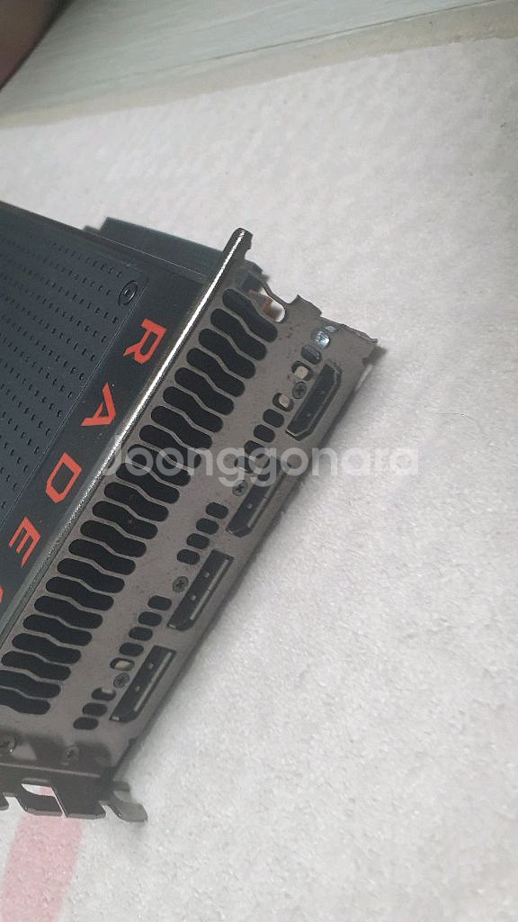 라데온 베가64 그래픽카드 1080급 입니다.--1