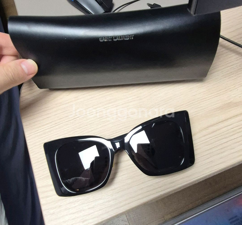 생로랑 선글라스 SL M119 팝니다--0