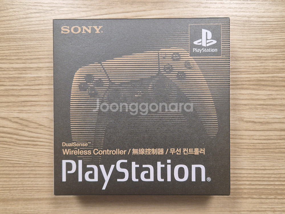 PS5 듀얼센스 30주년 새제품--0