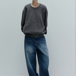 문달 Basic Round Knit in Gray니트