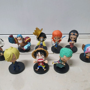 정품 원피스 미니 피규어 9종 세트 판매합니다.