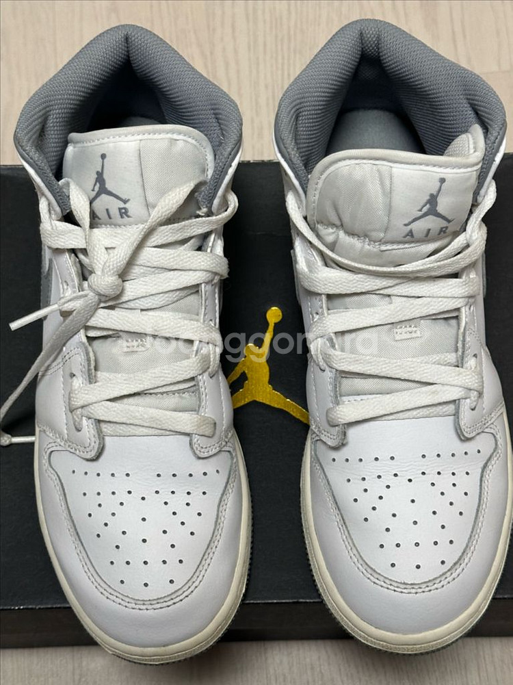 [245]조던1 미드 화이트 스텔스--2