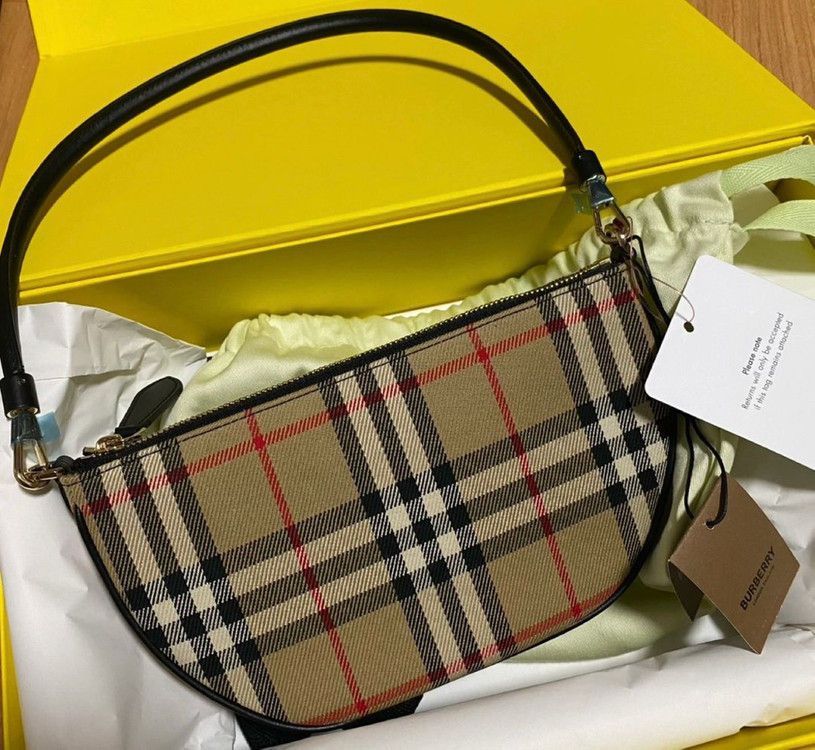 버버리 올림피아 파우치백--1