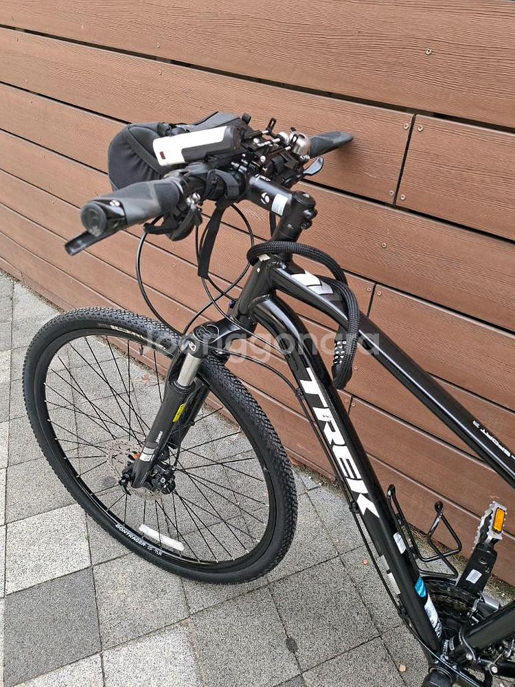 트렉 듀얼 스포츠3. 4세대 하이브리드 자전거 최상급--2