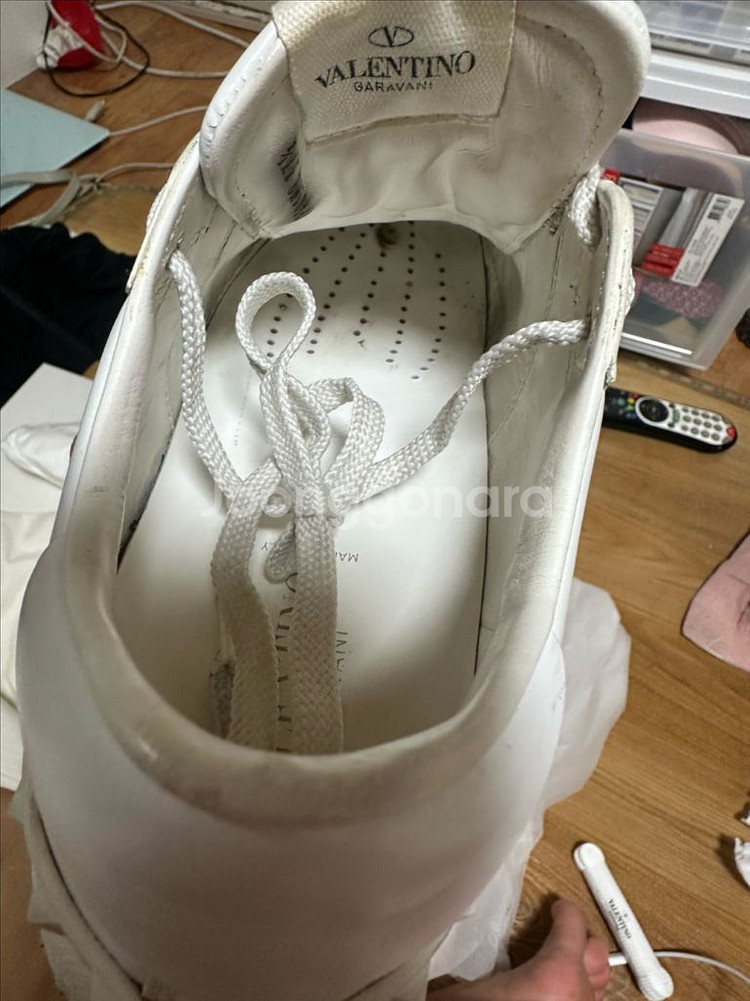 발렌티노 락스터드 스니커즈 240m--6