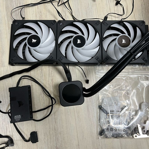 커세어 iCUE H170i Elite LCD 판매합니다