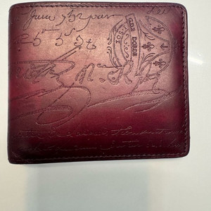 벨루티 스트리토반지갑 파티나작업