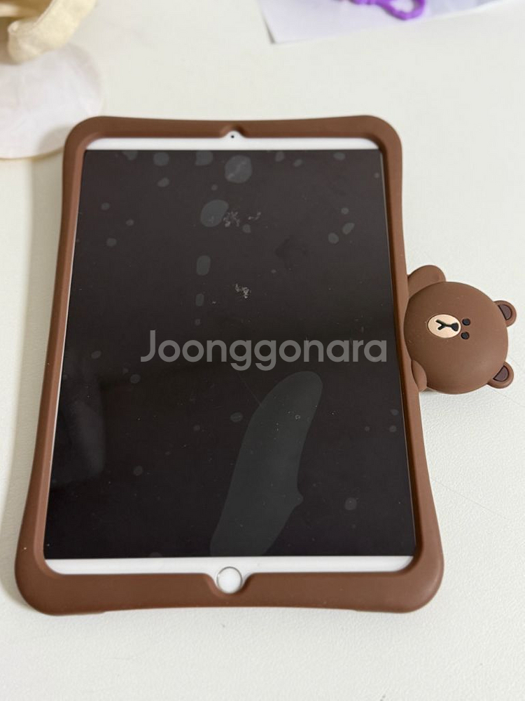 아이패드 프로 2세대 10.5 64g팝니다.--3