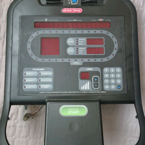 스타트랙 헬스기구 콘솔 계기판입니다.