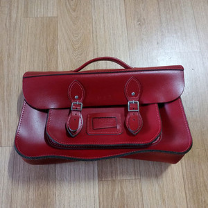 The Leather Satchel 더 레더 사첼 가방