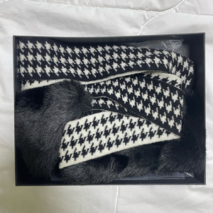 닥스 블랙퍼 울 체크 스카프