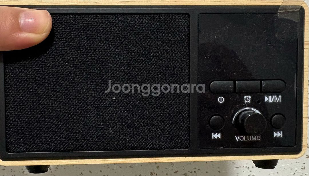 탁상시계 겸 무선충전기--1