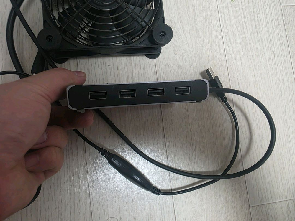 CalDigit 썬더볼트4 엘리먼트 허브 쿨링팬 포함--2