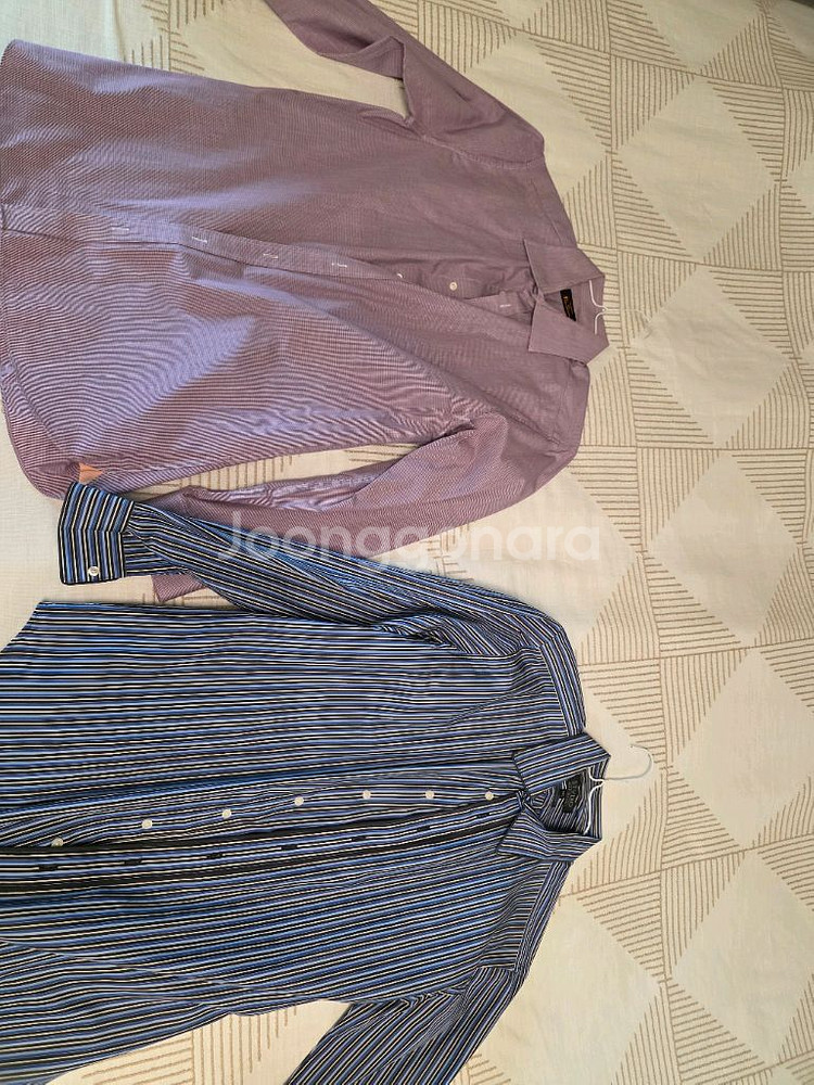 보라색셔츠 과 블루스셔츠--0