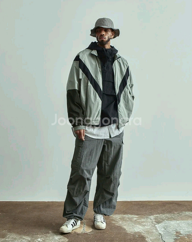 유니폼브릿지 IPFU 아미 트레이닝 자켓 XL [새제품--3