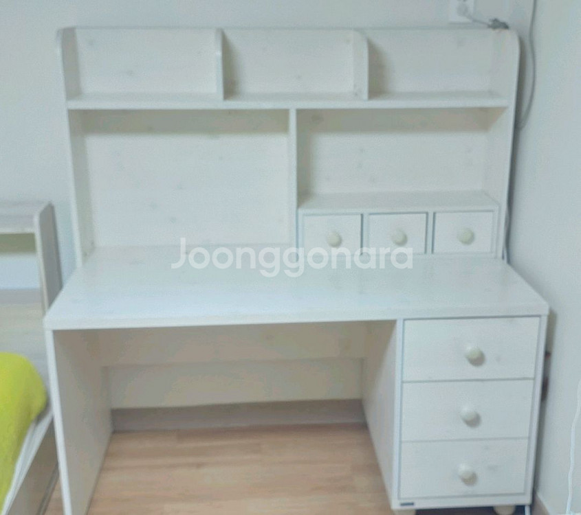 튼튼한 화이트 책상--0