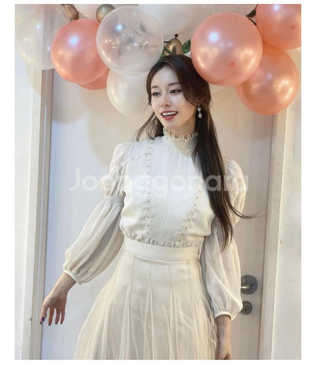 그레이스유 샤스커트 크림베이지 s 이주빈 지연 착용--9